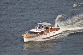 Classy Yacht20090717_0001.NEF